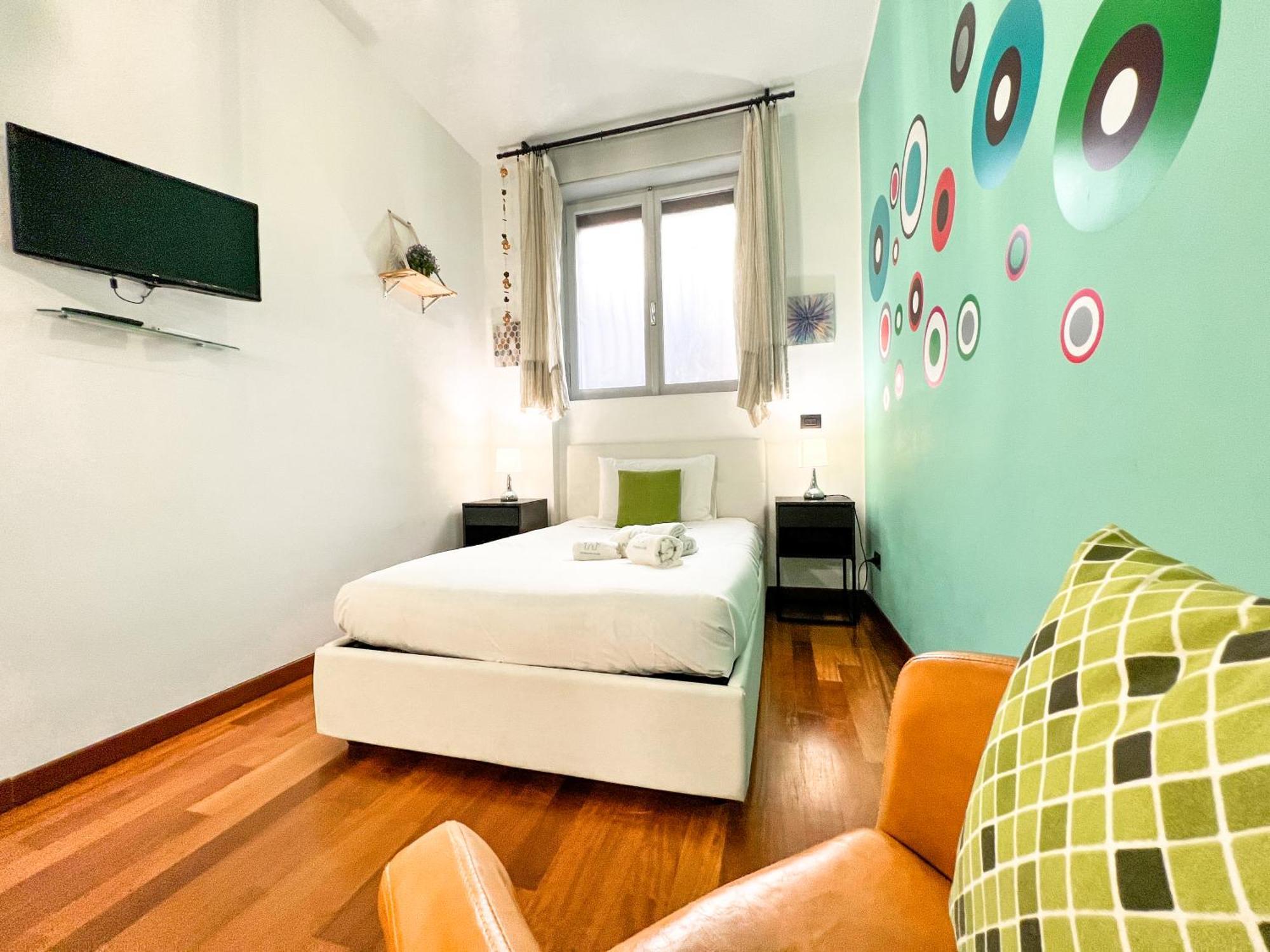 Unique House - 3 Bedrooms & 2 Bathrooms With 4 Beds - 100 Meters To The Metro A Rom Eksteriør billede