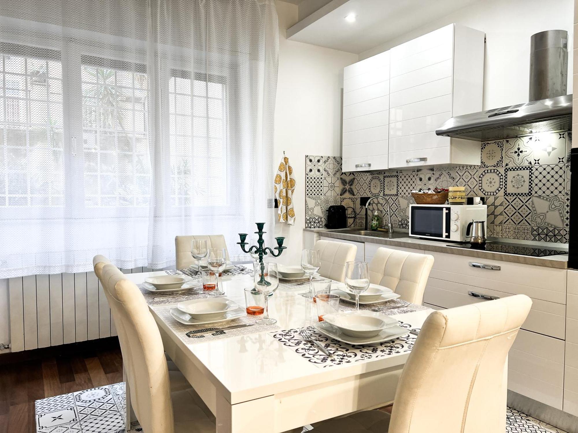 Unique House - 3 Bedrooms & 2 Bathrooms With 4 Beds - 100 Meters To The Metro A Rom Eksteriør billede